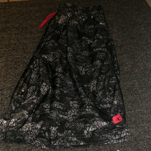 Shorts/tanks - Picture 3 of 4